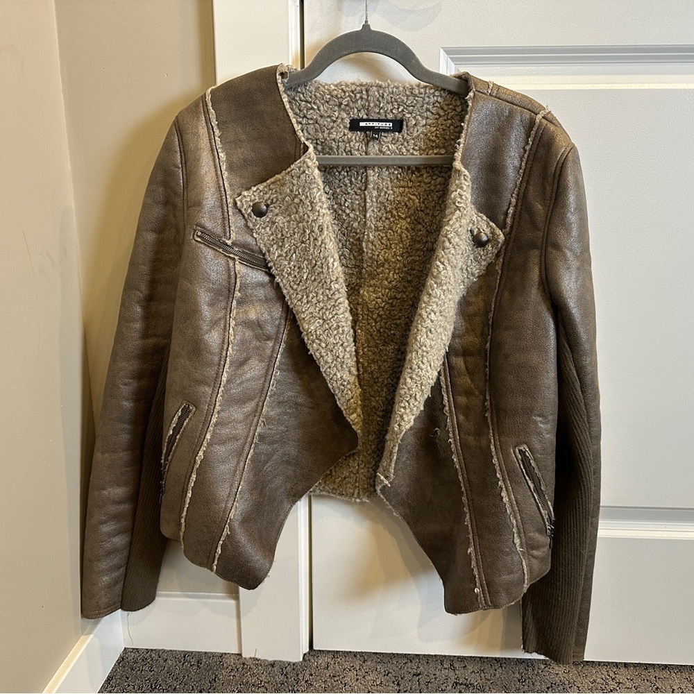 Stylish Brown Teddy Jacket with Shearling Interior